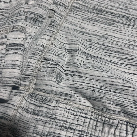 Lululemon sweater - Picture 5 of 7